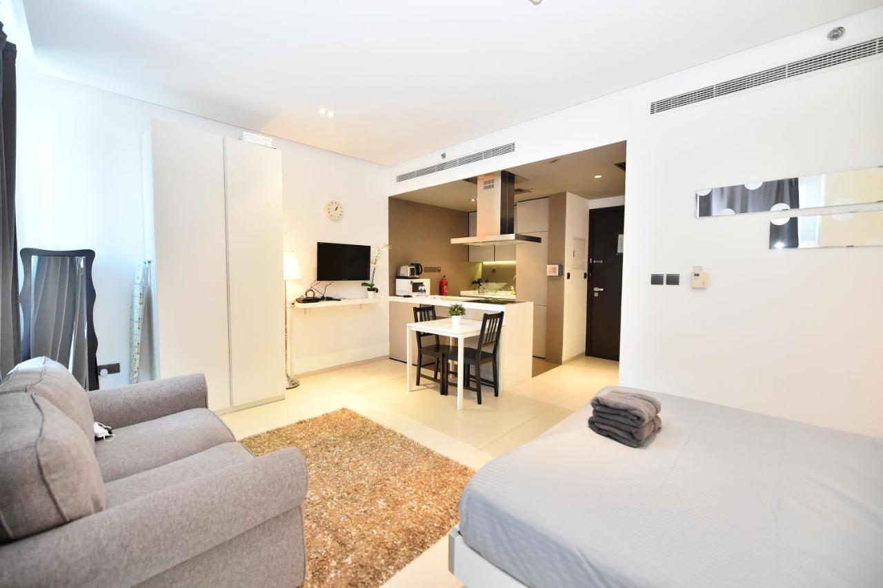 Cozy Studio Apt In Marina - Near Metro, Beach & Mall Apartment Dubai Exterior photo